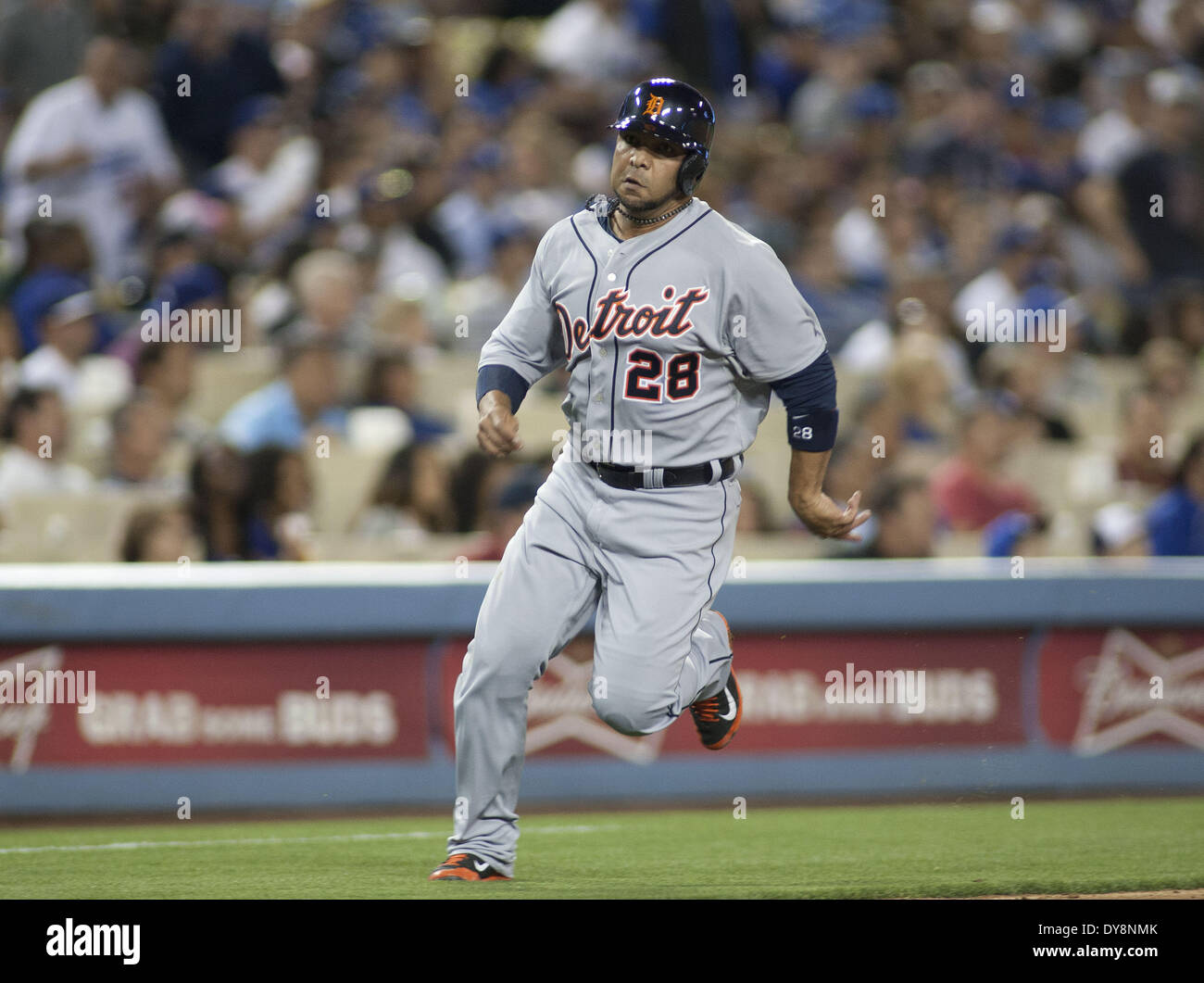 Los Angeles, Kalifornien, Vereinigte Staaten von Amerika, USA. 9. April 2014. LOS ANGELES, CA - APRIL 09: Miguel Cabrera #24 von den Detroit Tigers läuft zu Home-Plate gegen die Los Angeles Dodgers im Dodger Stadium am 9. April 2014 in Los Angeles, California.ARMANDO ARORIZO Credit: Armando Arorizo/Pi/Prensa Internacional/ZUMAPRESS.com/Alamy Live News Stockfoto