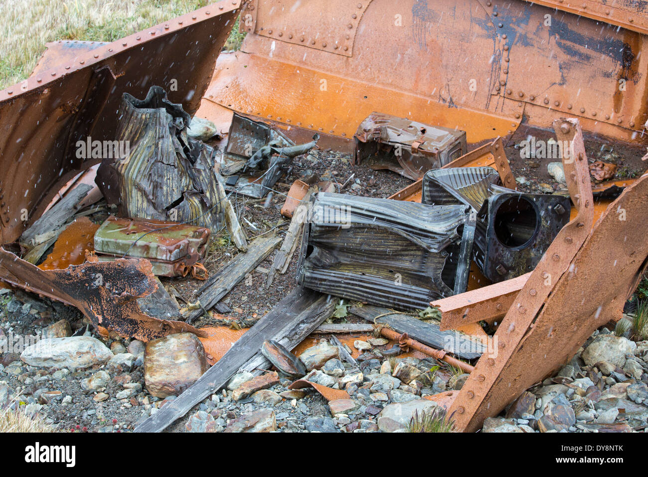 Munitionskisten auf Südgeorgien, noch aus den 1980er Jahren Falkland-Konflikt. Stockfoto