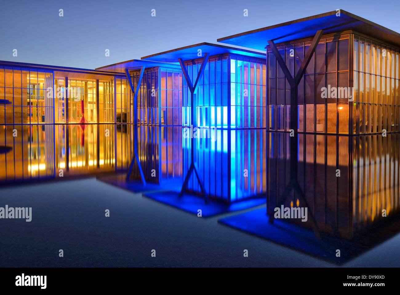 USA Vereinigte Staaten Amerika Texas Fort Worth Museum für moderne Kunst moderne Architektur Museumsnacht Gebäude Museum Beleuchtung Stockfoto