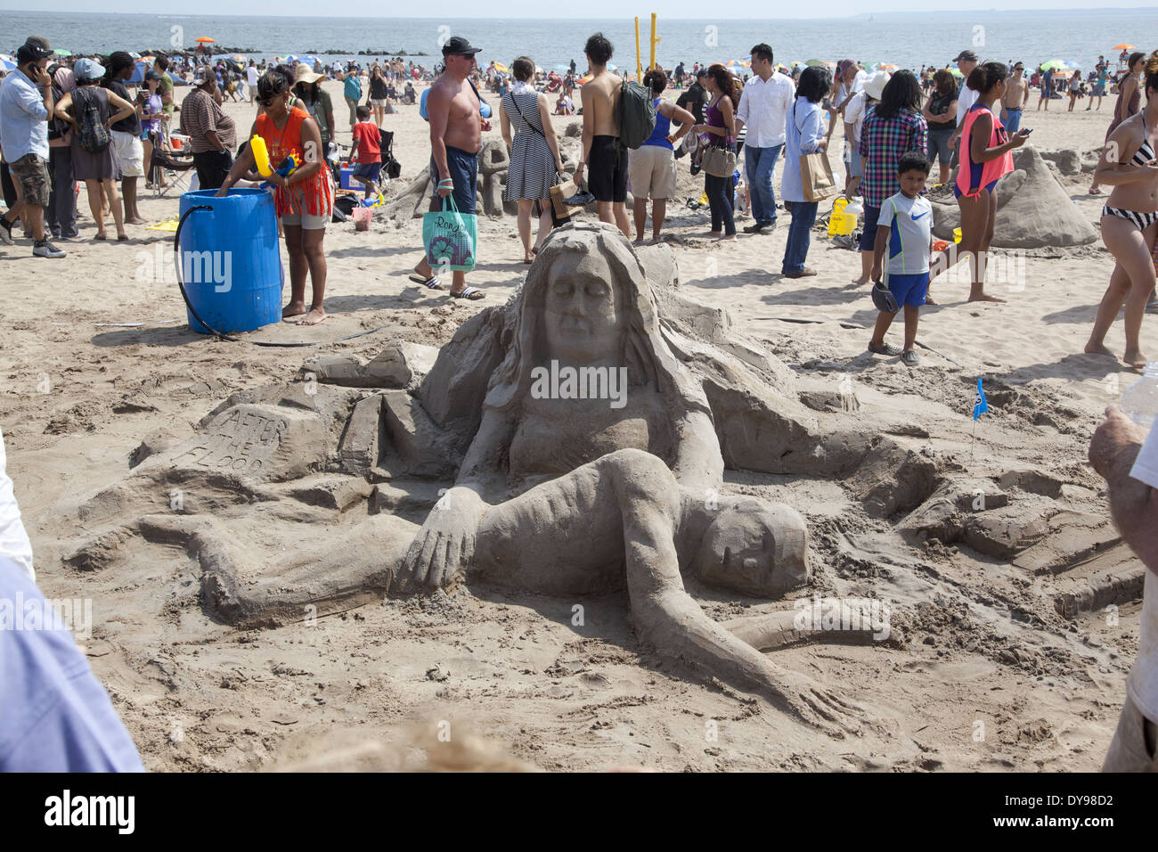 Jährliche Sandburg bauen Wettbewerb am Strand von Coney Island, Brooklyn, NY. Stockfoto
