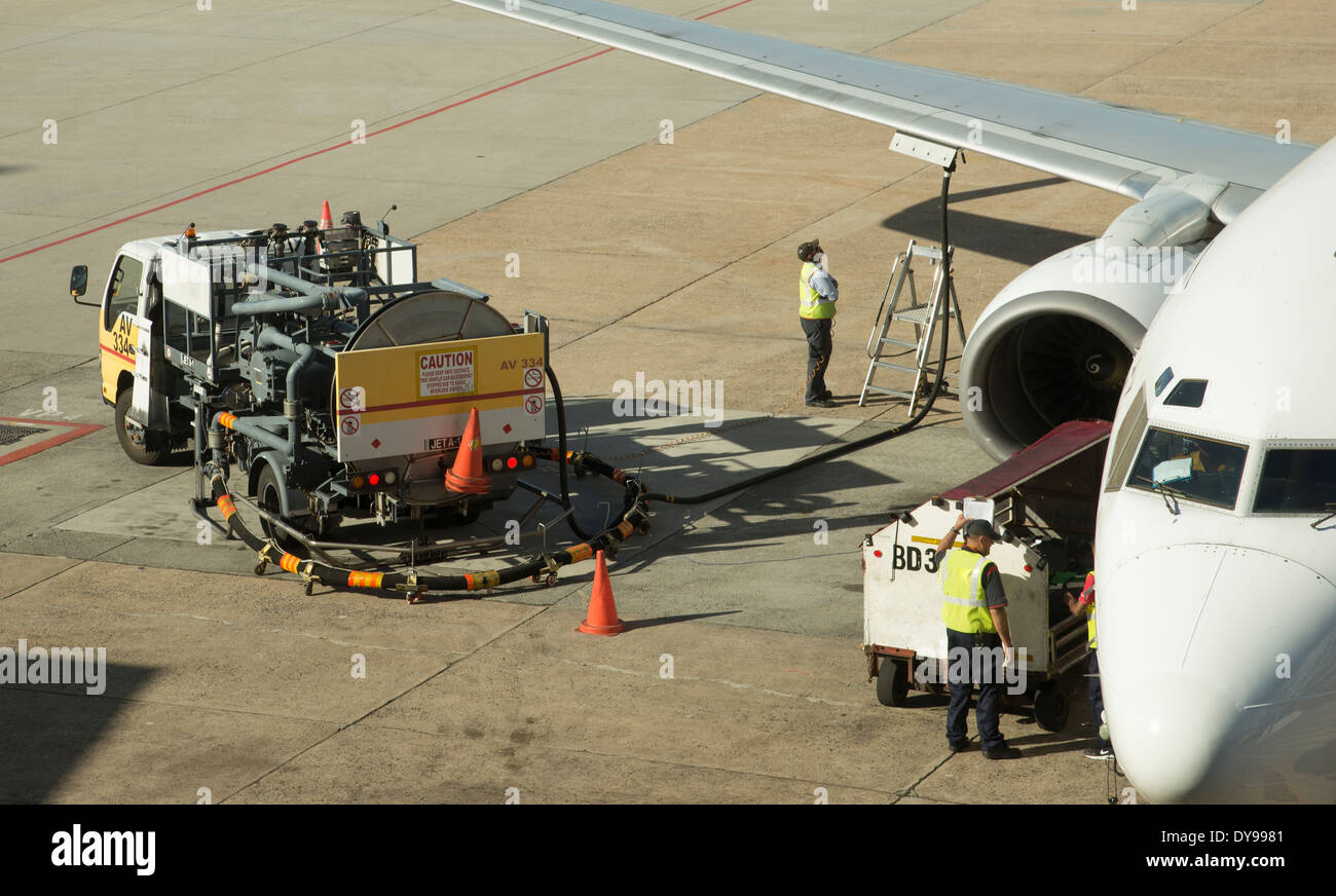Betankung eines Passagierflugzeuges am internationalen Flughafen Kapstadt Südafrika Stockfoto