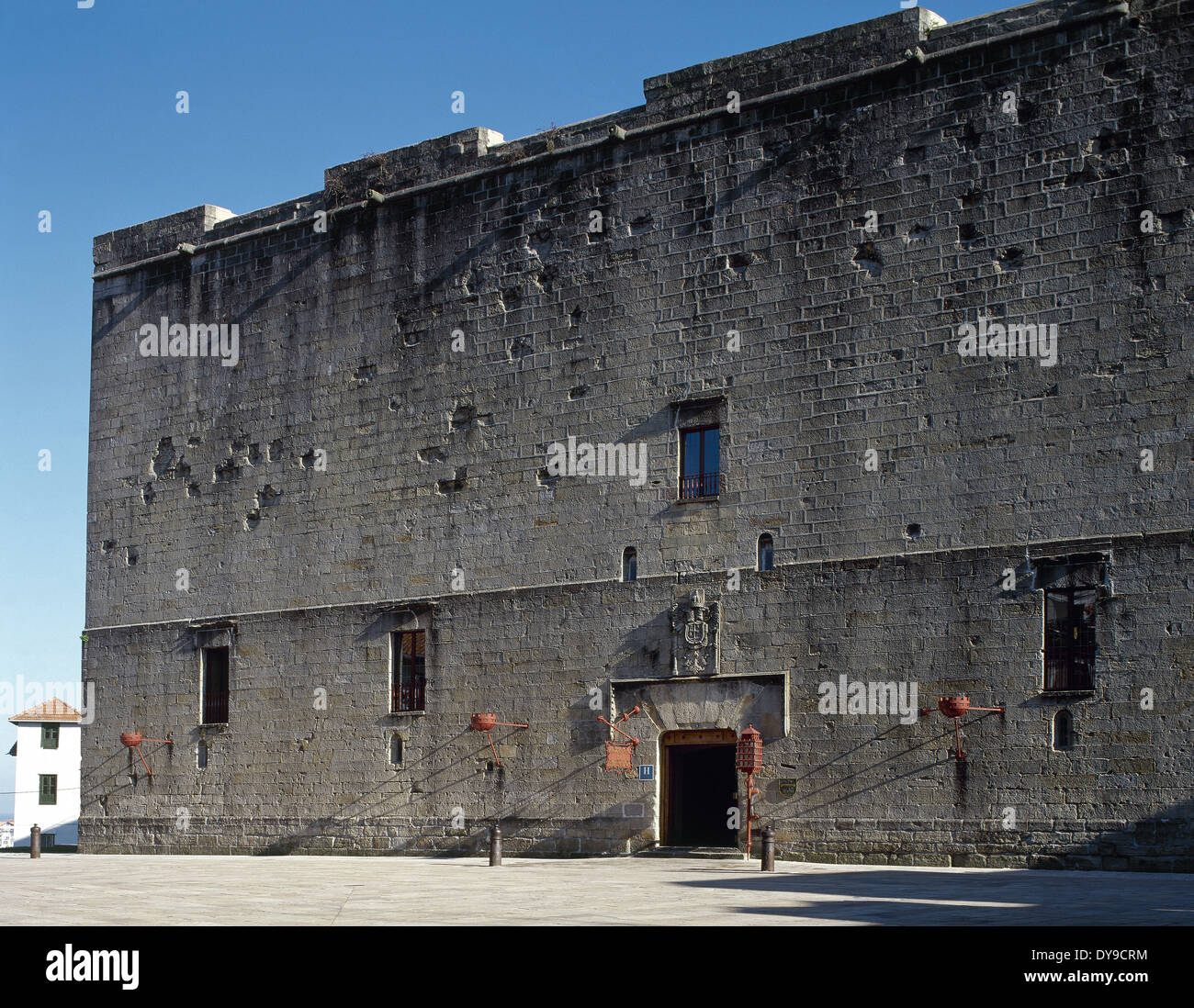 Spanien. Baskisches Land. Hondarribia. Schloss Charles V. Renaissance, 12. Jahrhundert. Heute ein Parador. Fassade. Stockfoto