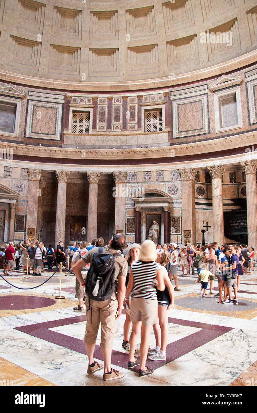 Im Inneren der Pantheon; Rom Stockfoto