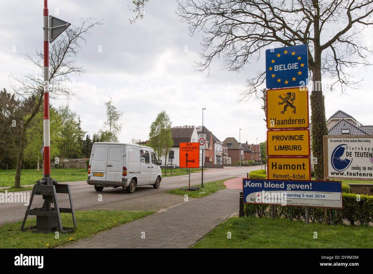 Grenzübergang zwischen den Niederlanden und Belgien in Hamont Stockfoto