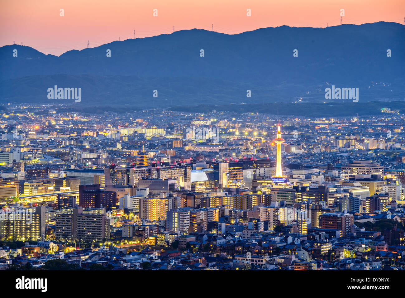 Moderne Skyline von Kyoto, Japan. Stockfoto