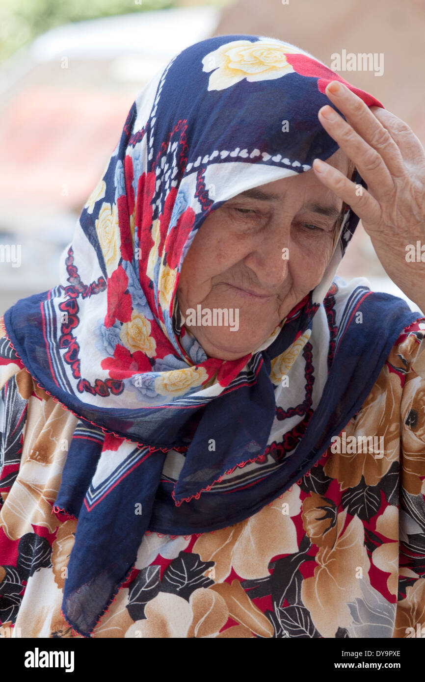 Türkische Frau mit Kopftuch, Alanya, Türkei Stockfotografie - Alamy