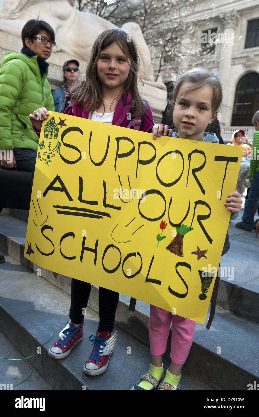 Demonstration von NYC öffentliche Schule Eltern, Schüler, Lehrer und Community-Mitglieder gegen Charterschulen, 10. April 2014. Stockfoto