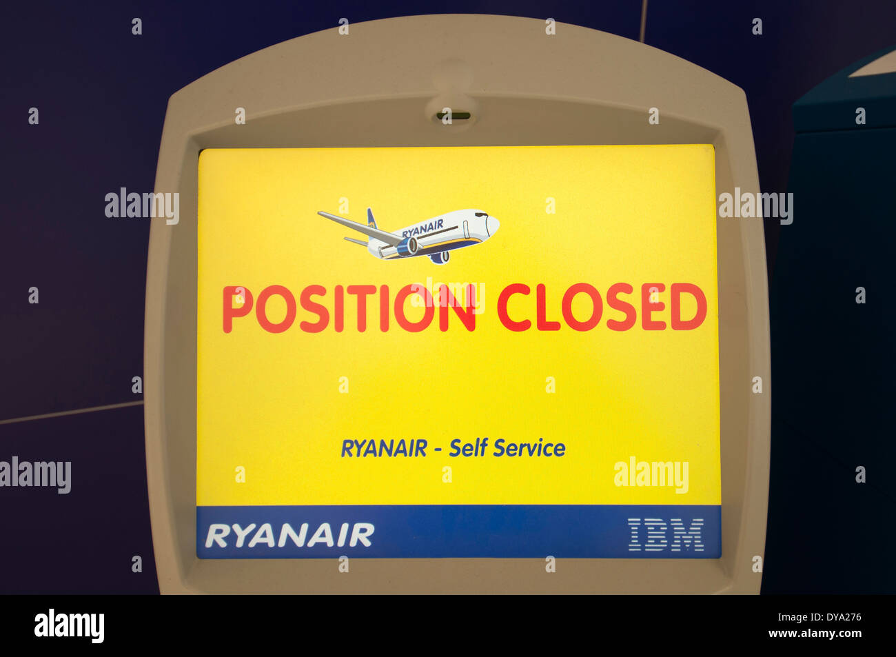 Ryanair, die self-Service Terminal am Flughafen einchecken Stockfoto