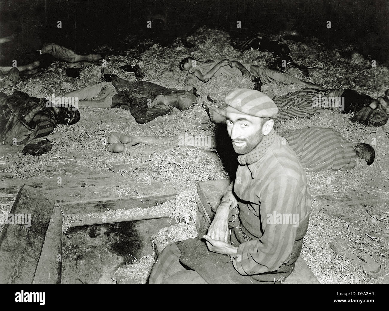 WW II historische Krieg Weltkrieg Zweiter Weltkrieg Deutschland Heißhunger  französische Tote Leichen Körper Sub-camp KZ Stockfotografie - Alamy