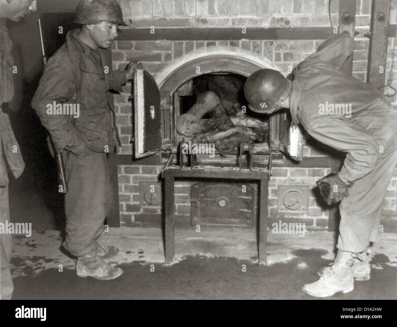 WW II historische Krieg Weltkrieg Zweiter Weltkrieg Deutschland drei US-amerikanischen Soldaten militärische Leichen Leichen Herd Ofen crema Stockfoto