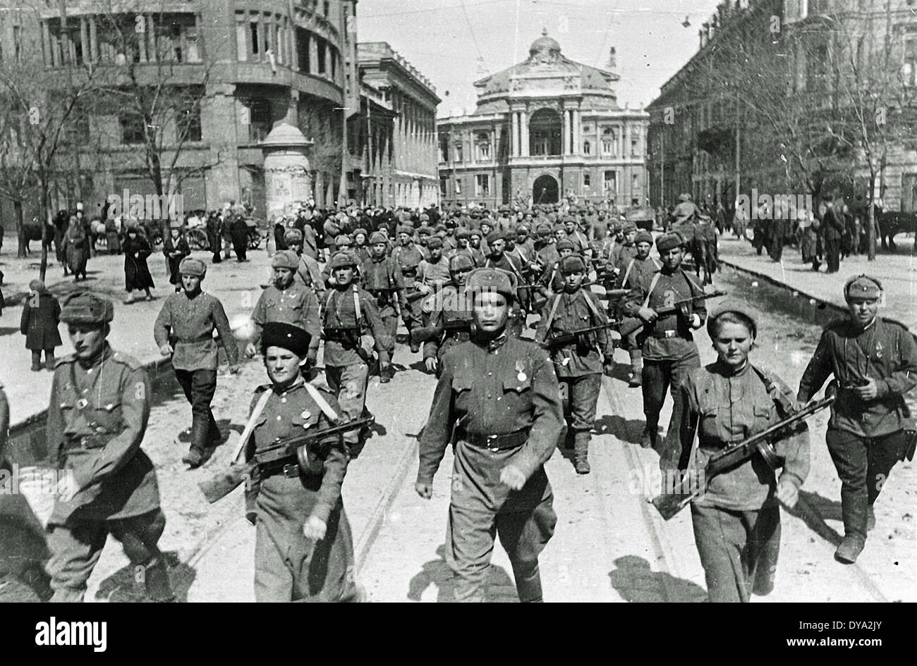 WW II historische Krieg Weltkrieg Krieg USSR schützen Armee Straße Odessa Generalleutnant Tschuikow April 1944 Armee s Stockfoto