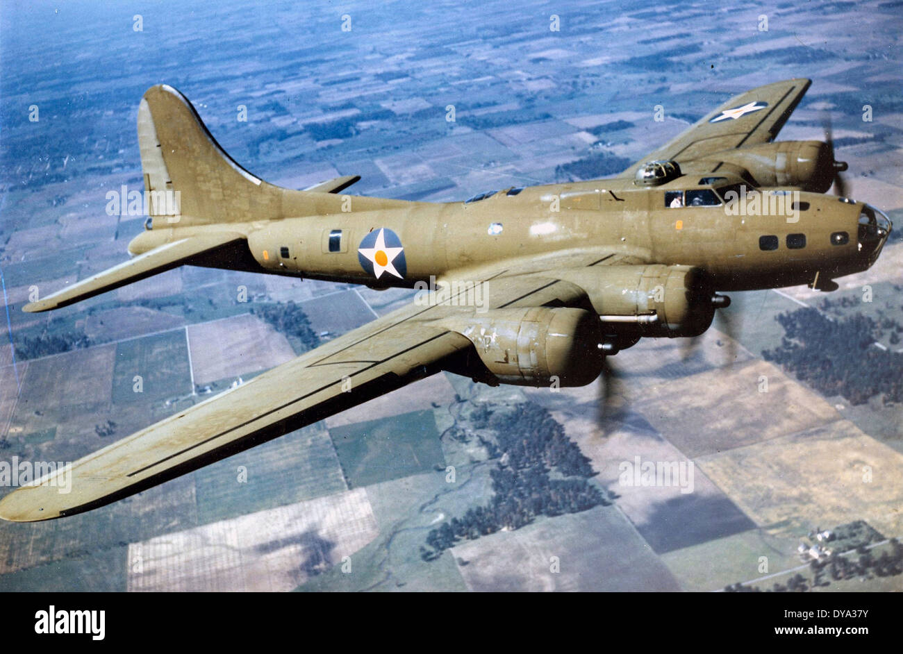 WW II, historische, Krieg, Weltkrieg, Zweiter Weltkrieg, Flugzeug, Boeing b-17, fliegende Festung, Bomber, 1944, Felder, Bomber, Stockfoto