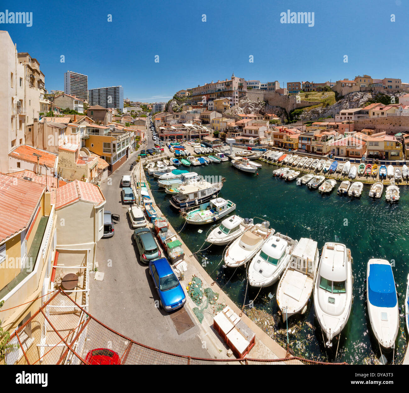 Kleiner Hafen Hafen Vallon des Auffes Stadt Dorf Wasser Sommer Meer Schiffe Boot Marseille Bouches du Rhone Frankreich Europa, Stockfoto