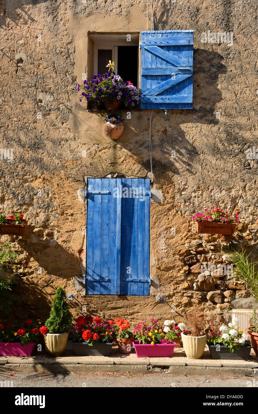 Europa, Frankreich, Provence, Drôme, Vinsobres, Dorf, Stein, Gebäude, Blumen, Französisch Stockfoto