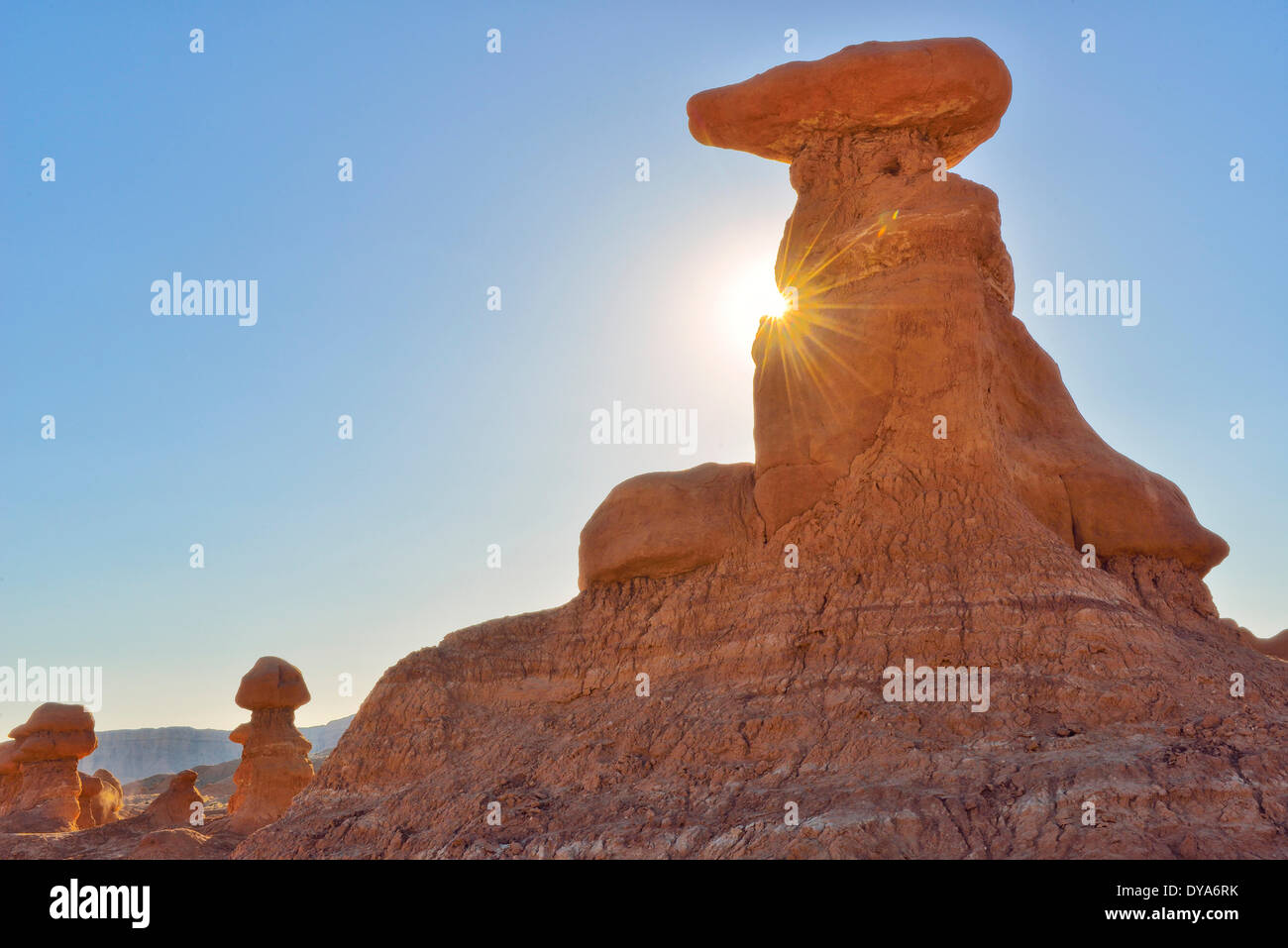 USA-Amerika-USA-Utah-Colorado-Plateau südlichen Goblin Valley State Park Hoodoo San Rafael Reef Felsen Sonne Sterne Fackel, Stockfoto