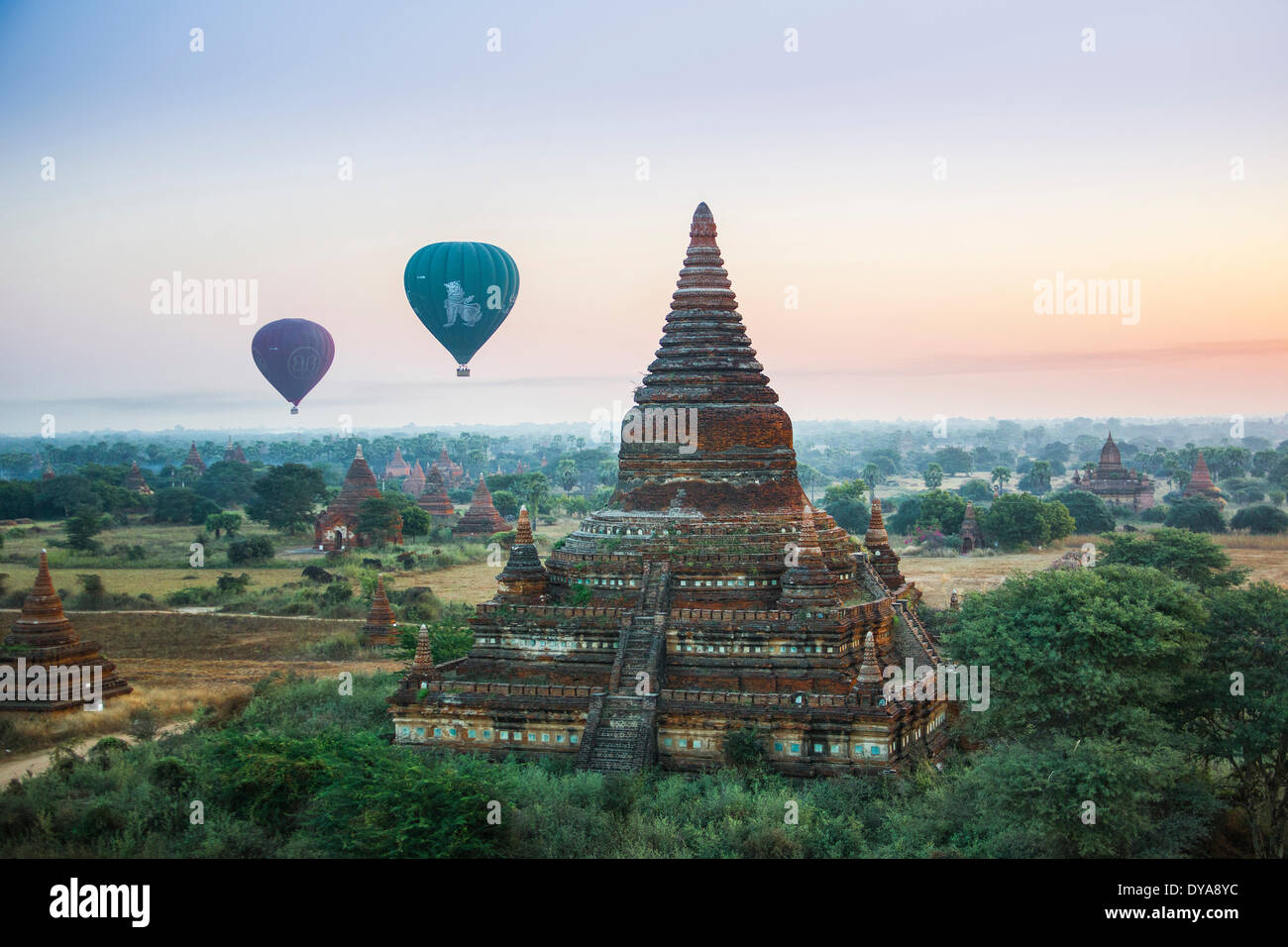 Myanmar Mandalay Burma Asien Bagan Architektur berühmten Geschichte Heißluft Skyline Sonnenaufgang Tempel touristische Reisen Tourism ballo Stockfoto