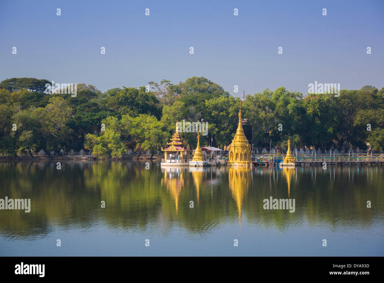 Myanmar Burma Asien Meitila Architektur Stadt bunte goldenen See Landschaft Goldene Pagode Reflexion touristische Reisen Stockfoto