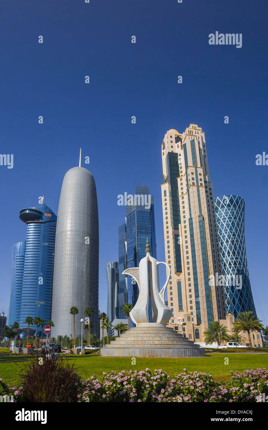 Burj Doha Katar Nahost Tea World Trade Center Architektur Bay bunte Corniche futuristische grüne Denkmal Stadtpark, Stockfoto