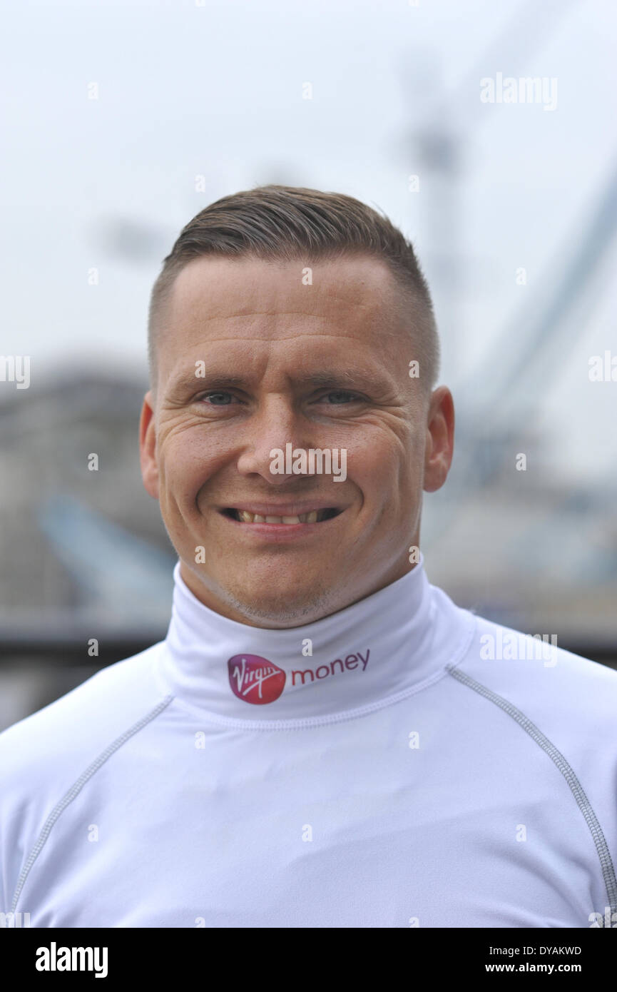 London, UK. 11. April 2014. David Weir (GBR) bei einem Fototermin vor der Virgin London-Marathon, wenn er für eine siebte Rekordsieg gehen wird. Wenn er Sieg sichert würde es ihn den größte Rollstuhl Racer in der Geschichte machen. Bildnachweis: Michael Preston/Alamy Live-Nachrichten Stockfoto