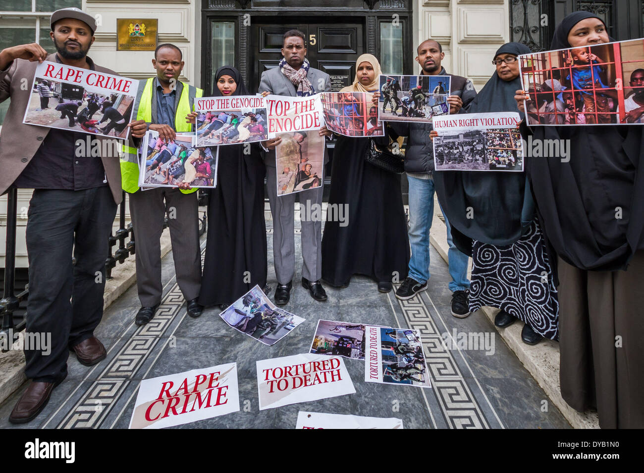 London, UK. 12. April 2014. Britische Somailis protestieren außerhalb Hochkommissariat von Kenia in London Credit: Guy Corbishley/Alamy Live News Stockfoto