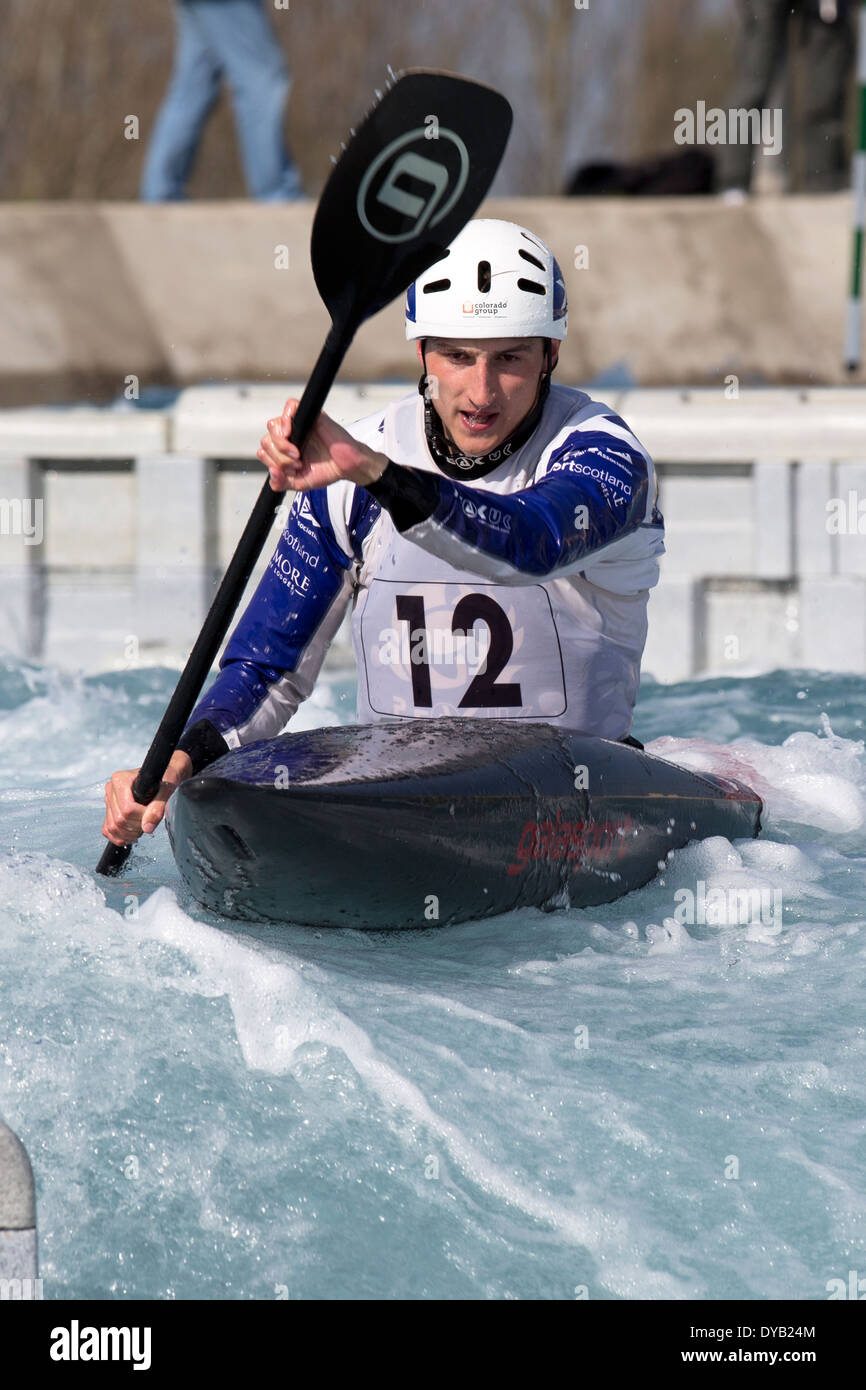 Stuart GERRIE, eine endgültige K1 Männer GB Kanu Slalom 2014 Auswahl Studien Lee Valley White Water Centre, London, UK Stockfoto