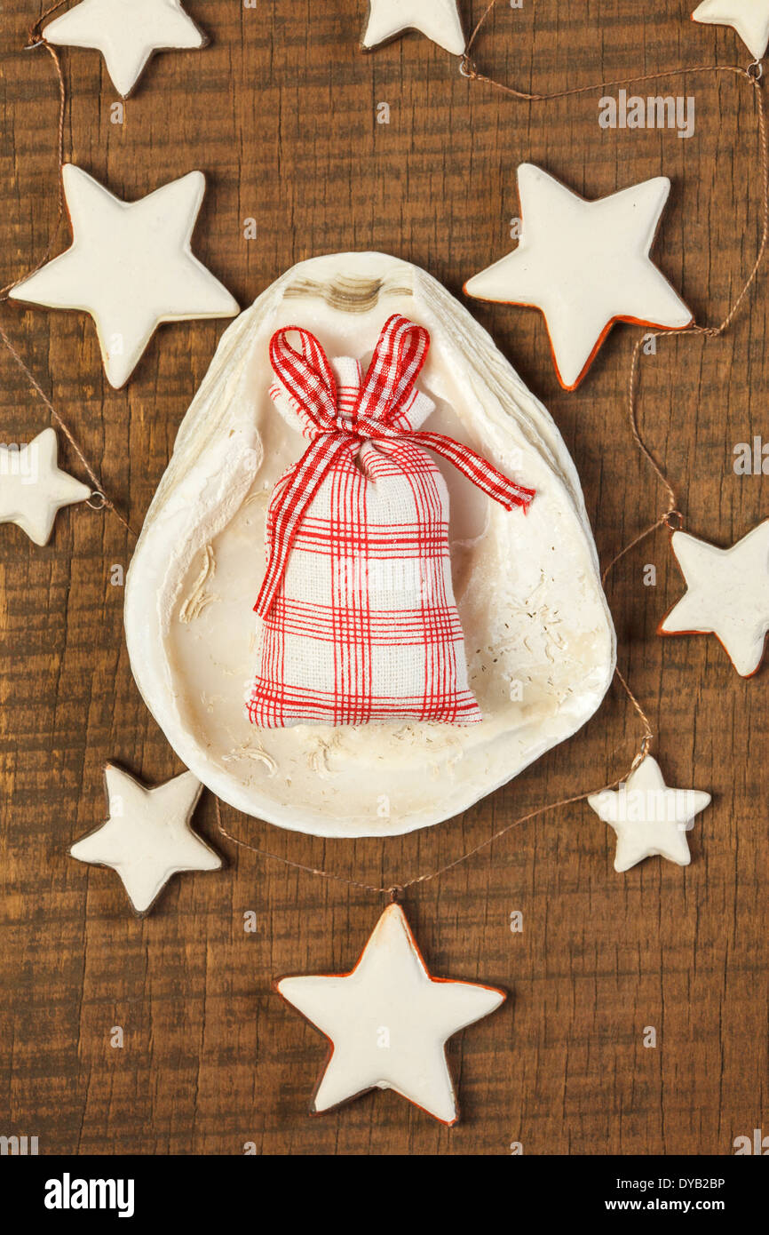 Maritime Dekoration, Sterne mit Beutel, Weihnachten Stockfoto