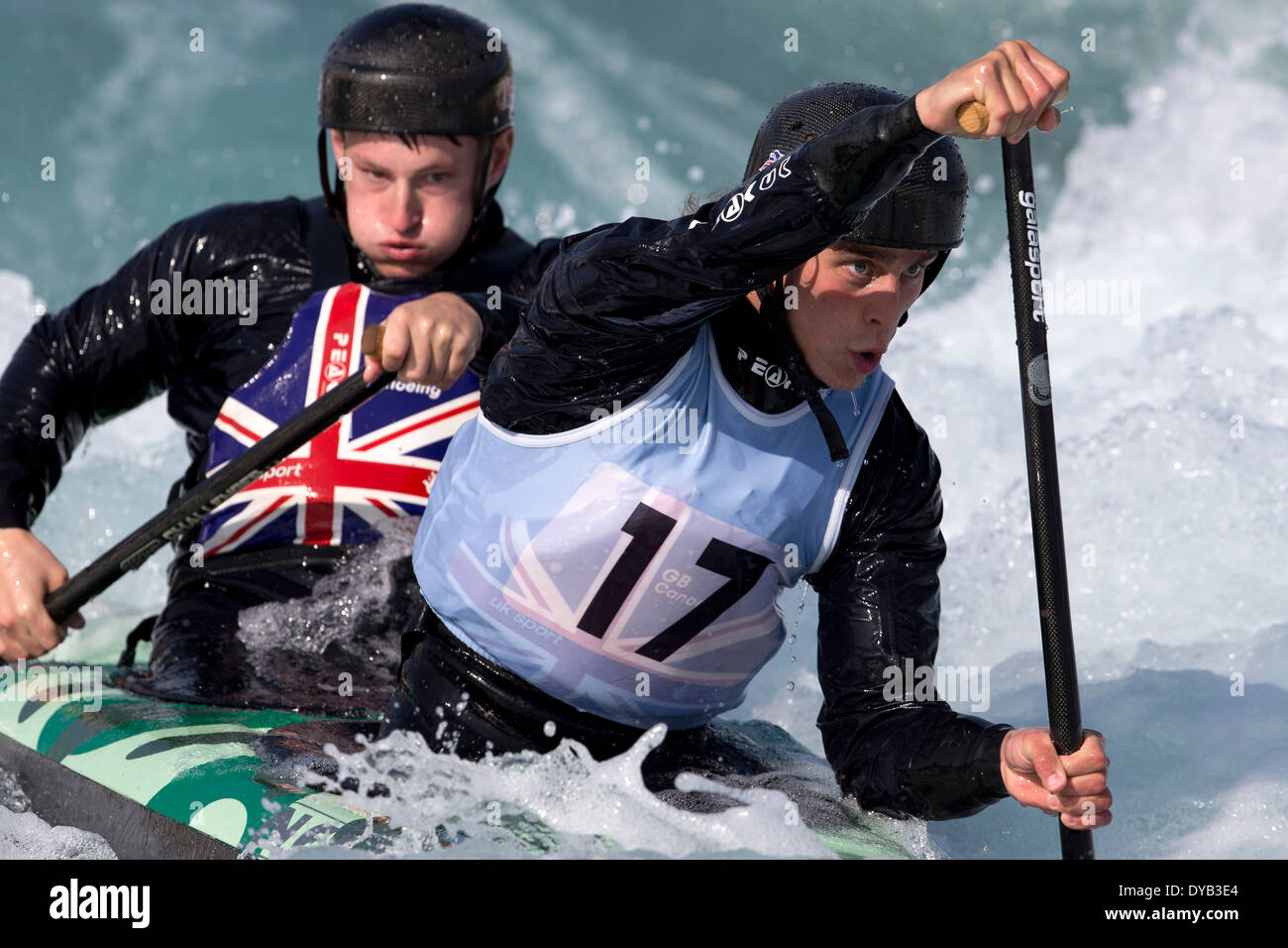 Adam BURGESS & Greg PITT, eine endgültige C2 Männer GB Kanu Slalom 2014 Auswahl Studien Lee Valley White Water Centre, London, UK Stockfoto