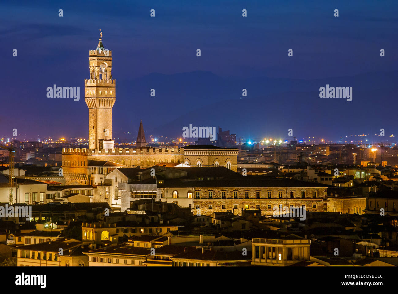 Nachtansicht über Palazzo Vecchio in der Dämmerung Stockfoto