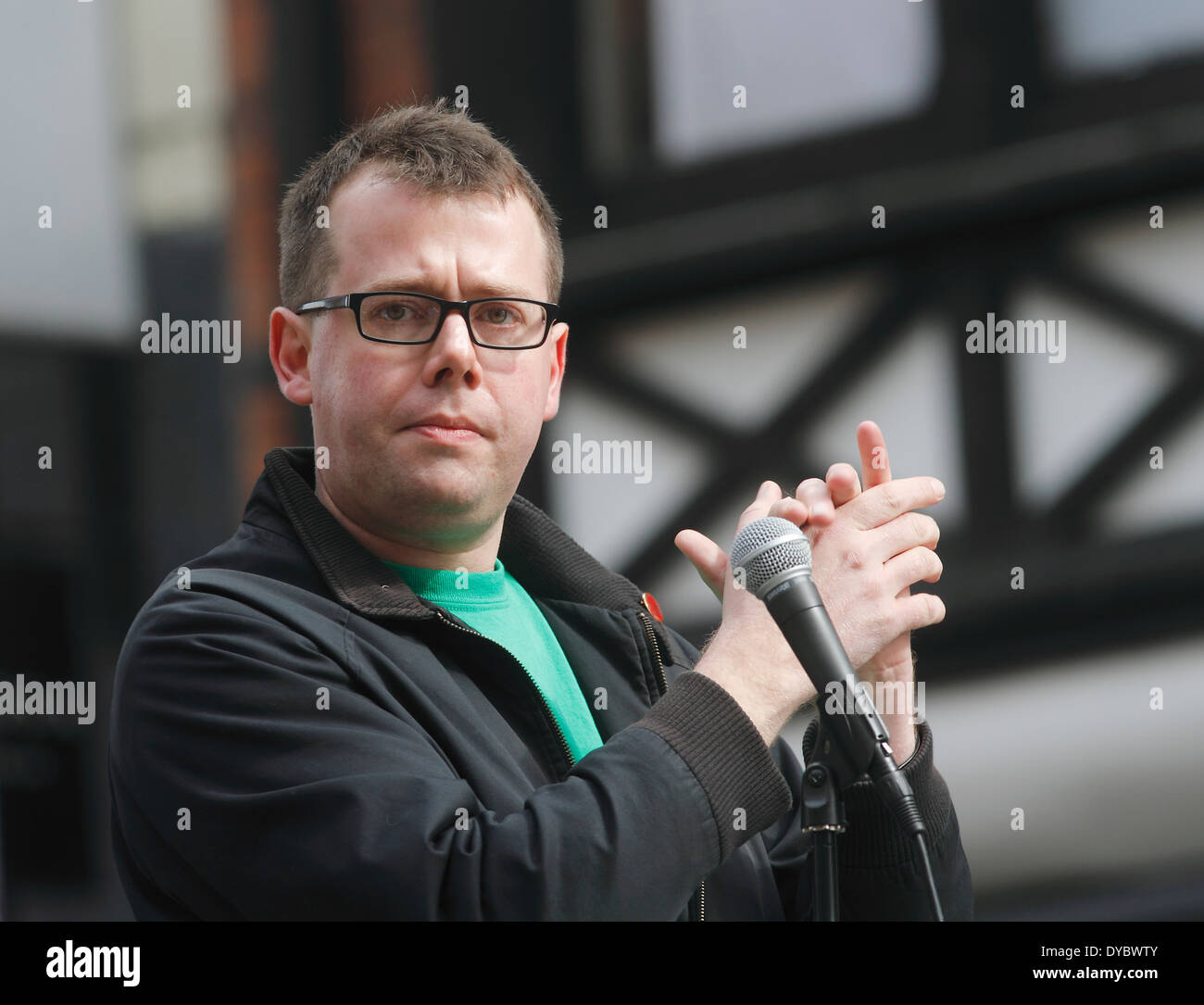 Tom Unterrainer Nottingham City Mutter NUTstrikers und Demonstranten versammeln sich bei Brian Clough Statue in Nottinghams Markt man Stockfoto