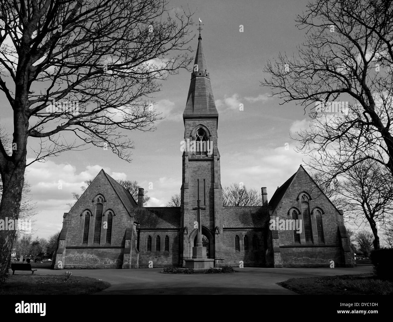 Hebburn Friedhof - Twin Kapelle mit Kirchturm.  Hebburn, Tyne and Wear, England, UK Stockfoto