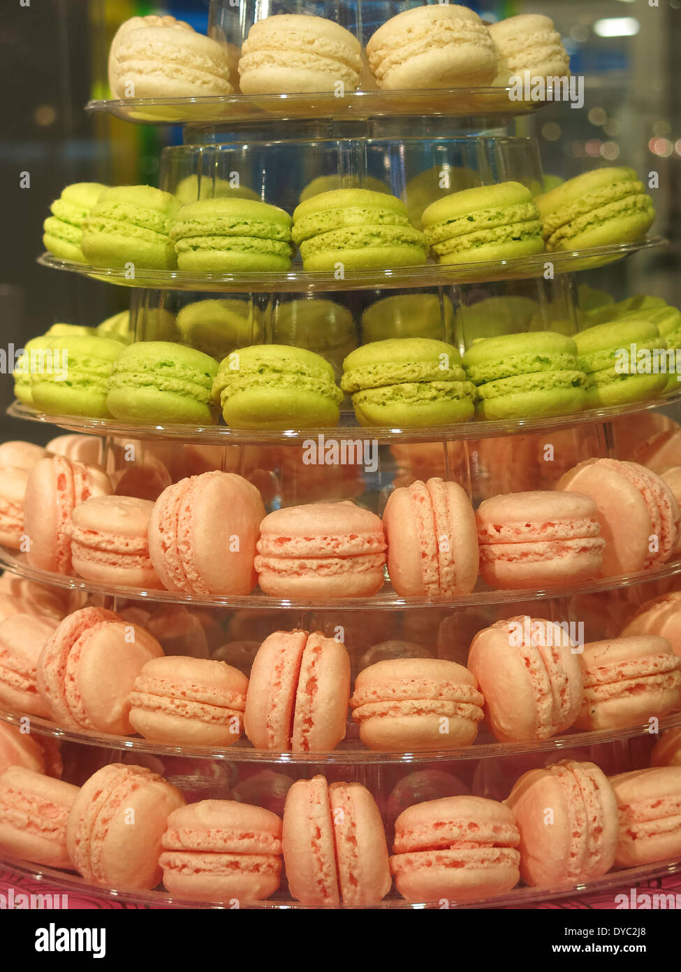 Abgestufte Platte Macarons Stockfoto