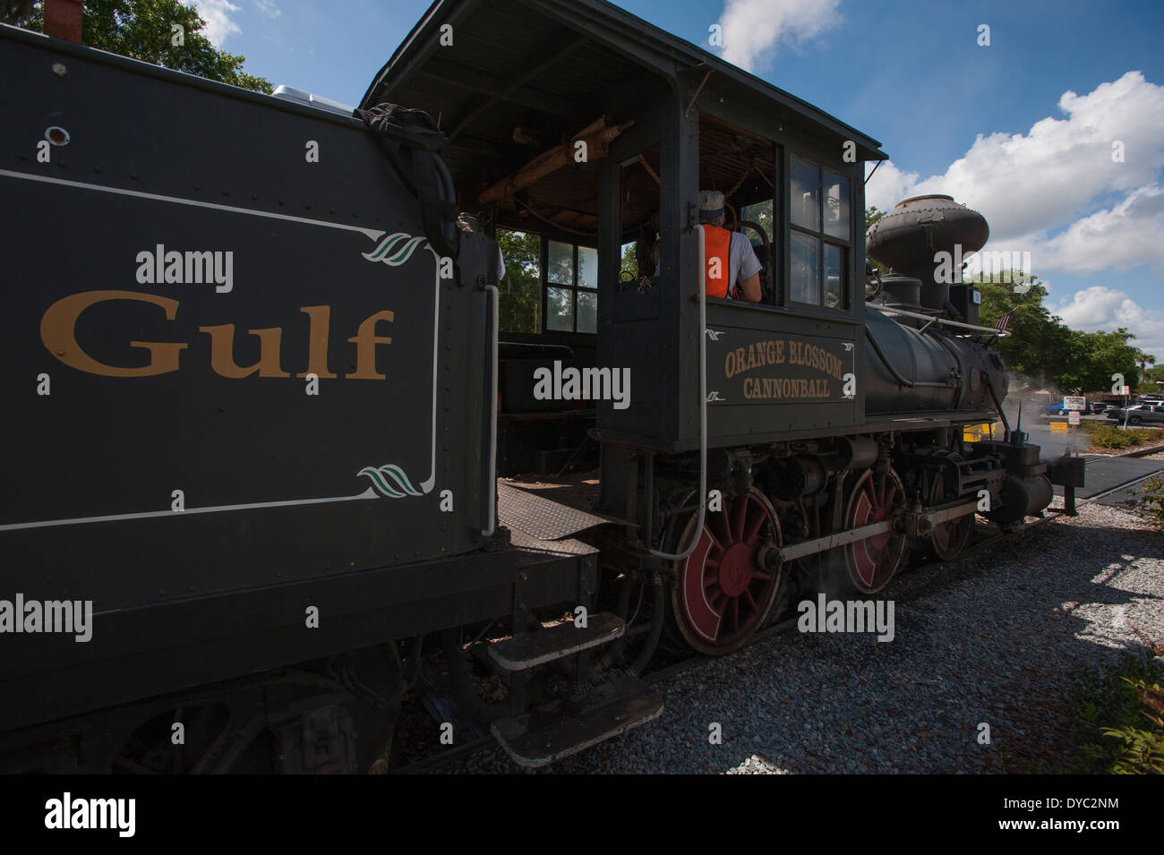 Lokomotive Holzofen Dampfzug in Tavares, Florida und läuft noch die Gleise. Americas Film Zug. Stockfoto