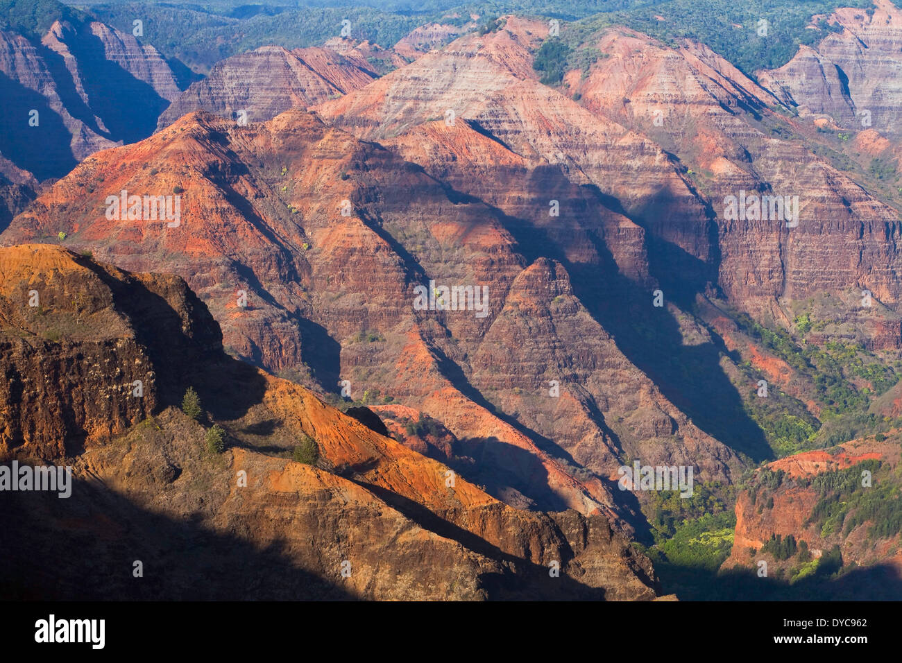 Am Nachmittag Sonne und Wolken am Waimea Canyon, Kauai, Hawaii, USA. Winter Stockfoto