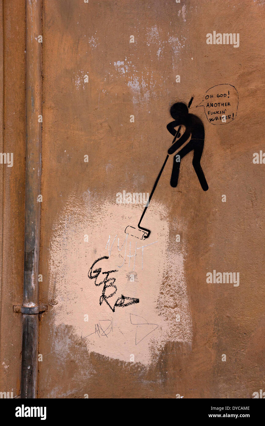 Lustige Wand Graffiti vorgibt zu bereinigen, Graffiti, Florenz, Italien Stockfoto