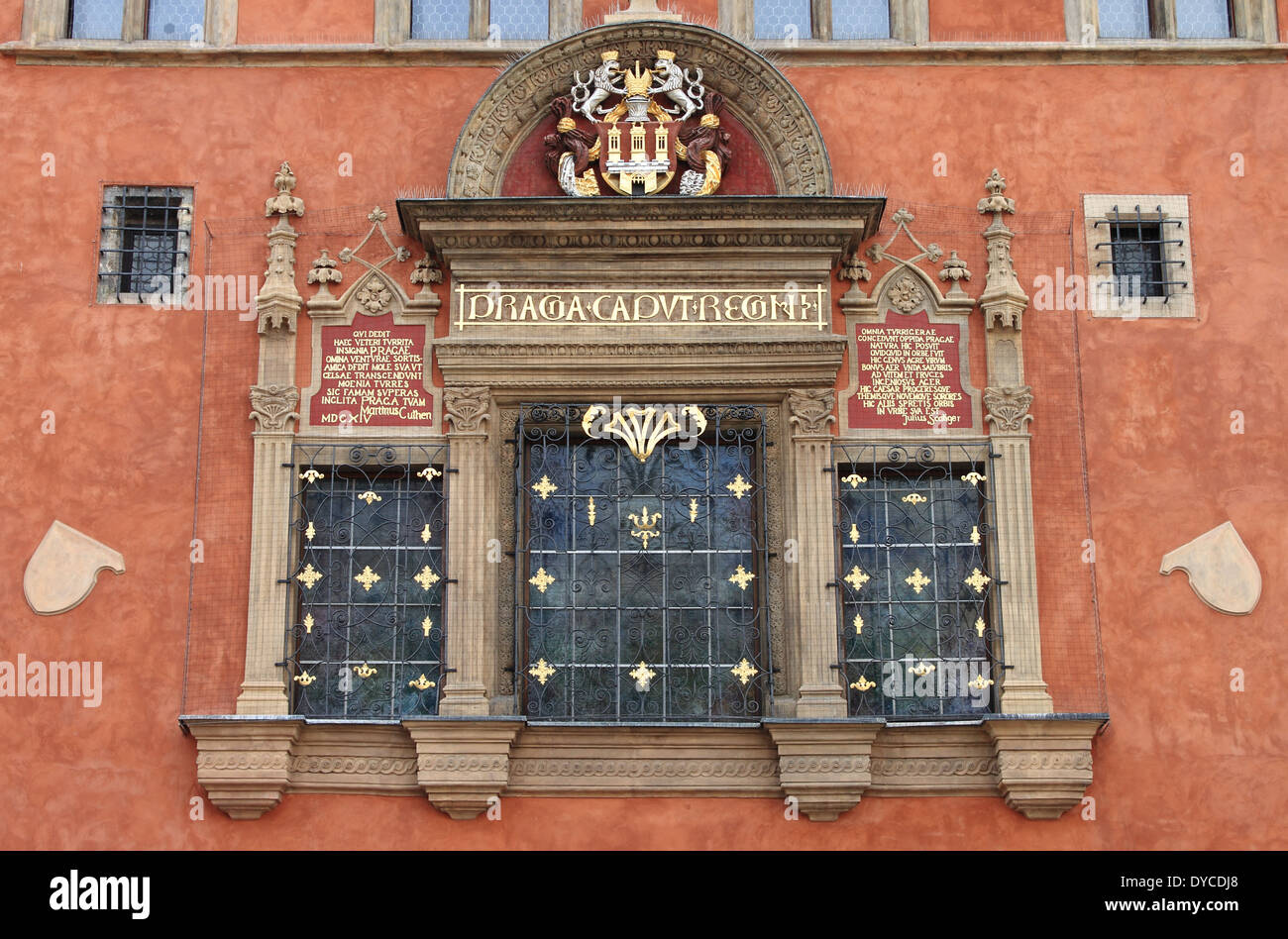 Mittelalterlichen Fenster im Rathaus von Prag, Tschechische Republik Stockfoto