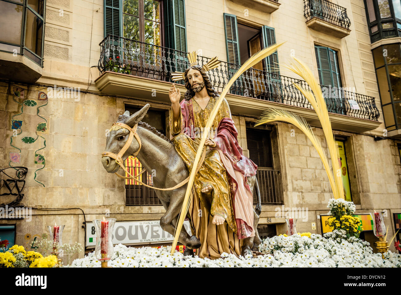 Barcelona, Spanien. 13. April 2014: "Esel Float" der Bruderschaft der "Gran Poder und Macarena Esperanza" durch Barcelona getragen wird, während der Prozession am Palmsonntag Credit: Matthi/Alamy Live-Nachrichten Stockfoto