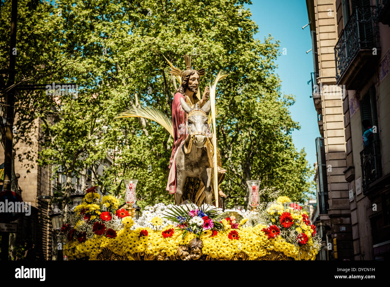 Barcelona, Spanien. 13. April 2014: "Esel Float" der Bruderschaft der "Gran Poder und Macarena Esperanza" durch Barcelona getragen wird, während der Prozession am Palmsonntag Credit: Matthi/Alamy Live-Nachrichten Stockfoto