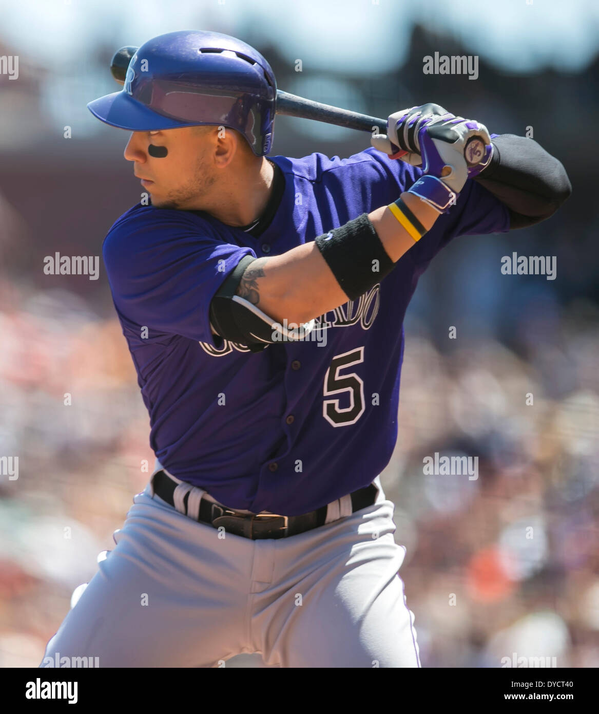 20. April 2013: Colorado Rockies linker Feldspieler Carlos Gonzalez (5) at bat während der MLB Baseball-Spiel zwischen den Colorado Rockies und die San Francisco Giants im AT&T Park in San Francisco CA. Die Riesen besiegt die Rockies 5-4. Damon Tarver/Cal-Sport-Medien Stockfoto