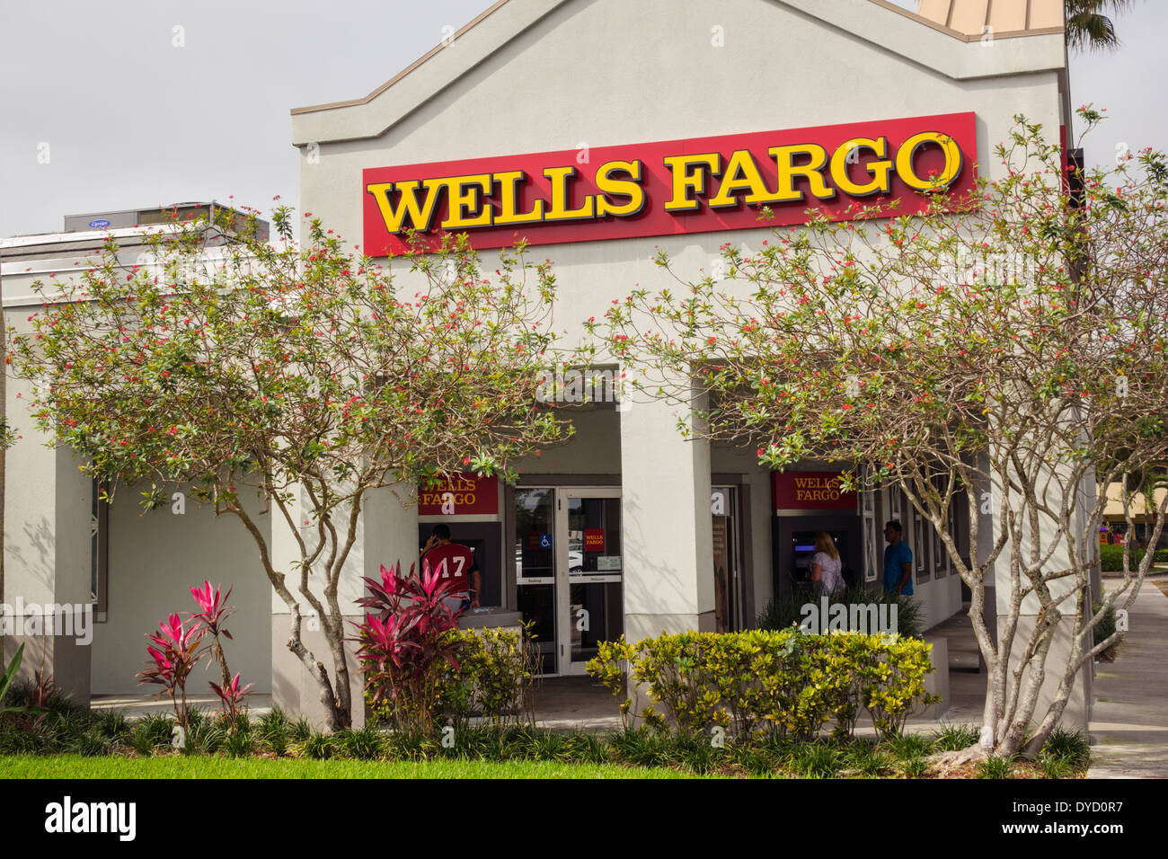 Miami Florida, Wells Fargo, Bank, Zweigstelle, Außenbankgeschäfte, Geldautomat, Besucher reisen Reise touristischer Tourismus Wahrzeichen, Kultur kulturell Stockfoto