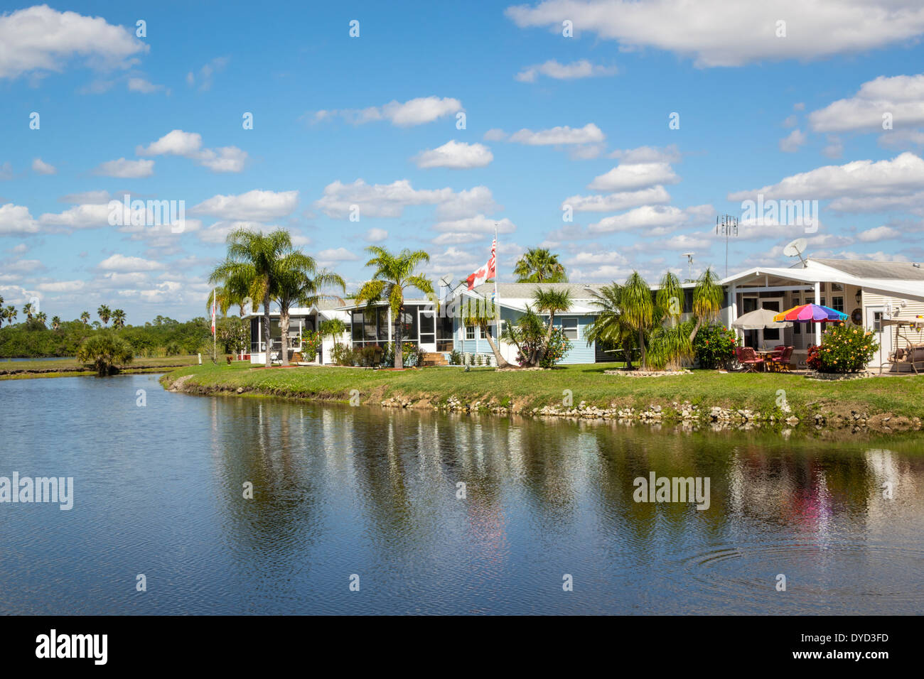 Florida Port Charlotte, Vizcaya Lakes, Fertigwaren, Fertigwaren, Haus, Häuser, Wasser, Kanal, Uferpromenade, Besucher reisen Reise touristischer Tourismus Wahrzeichen la Stockfoto