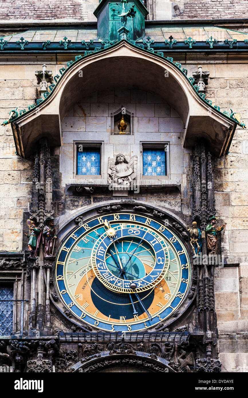 Die mittelalterliche astronomische Uhr oder Prager Orloj am Rathaus auf dem Altstädter Ring in Prag. Stockfoto