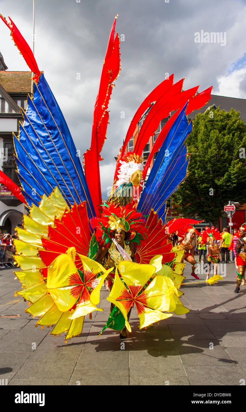 Kostümierte Tänzer bei Leicester karibischen Karneval. Stockfoto
