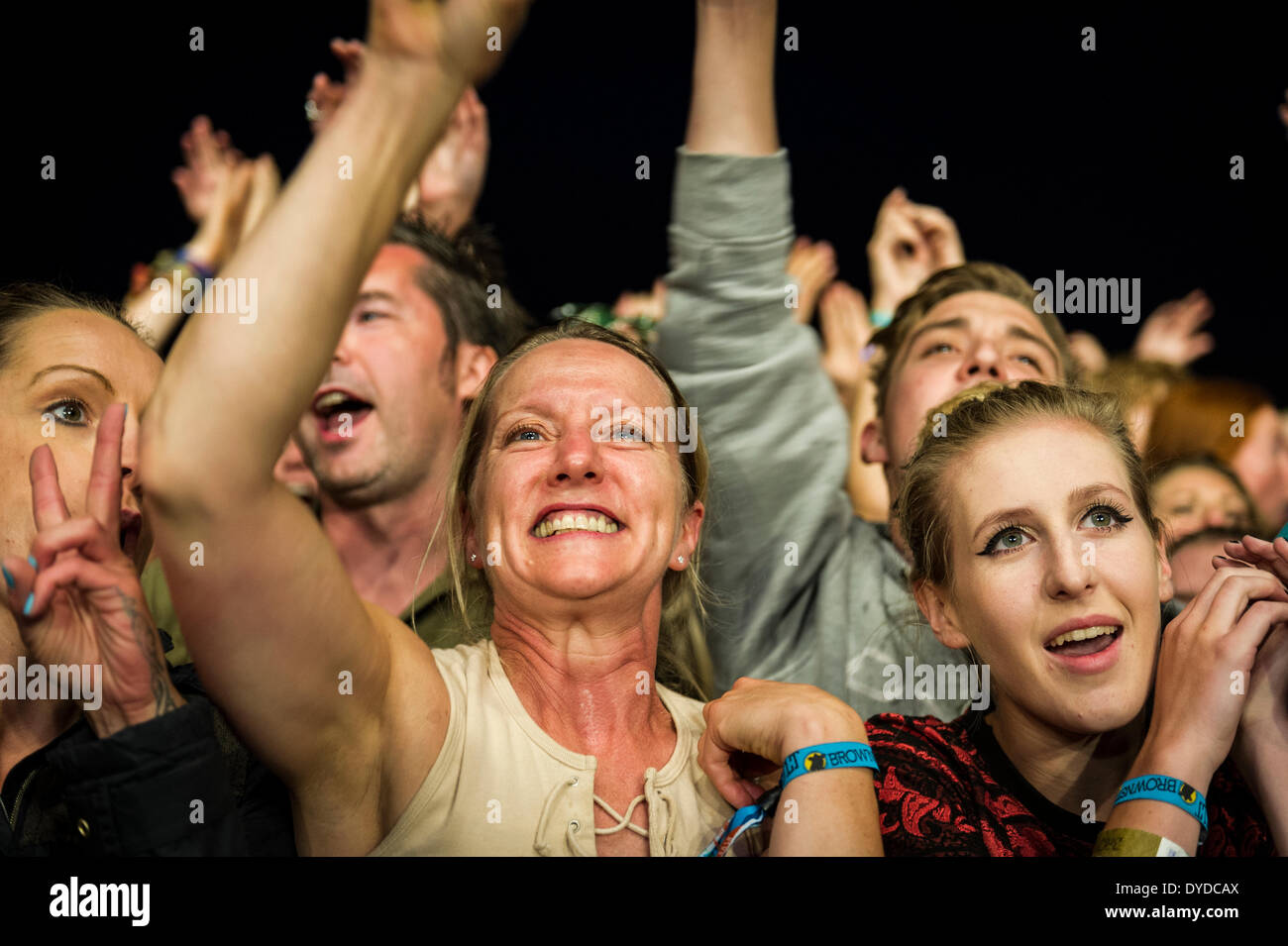 Begeistertes Publikum auf dem Brownstock Festival in Essex. Stockfoto