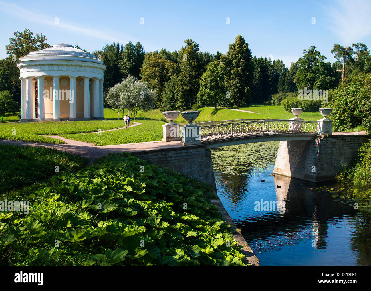 Der Tempel der Freundschaft in Pawlowsk Park in Sankt Petersburg. Stockfoto