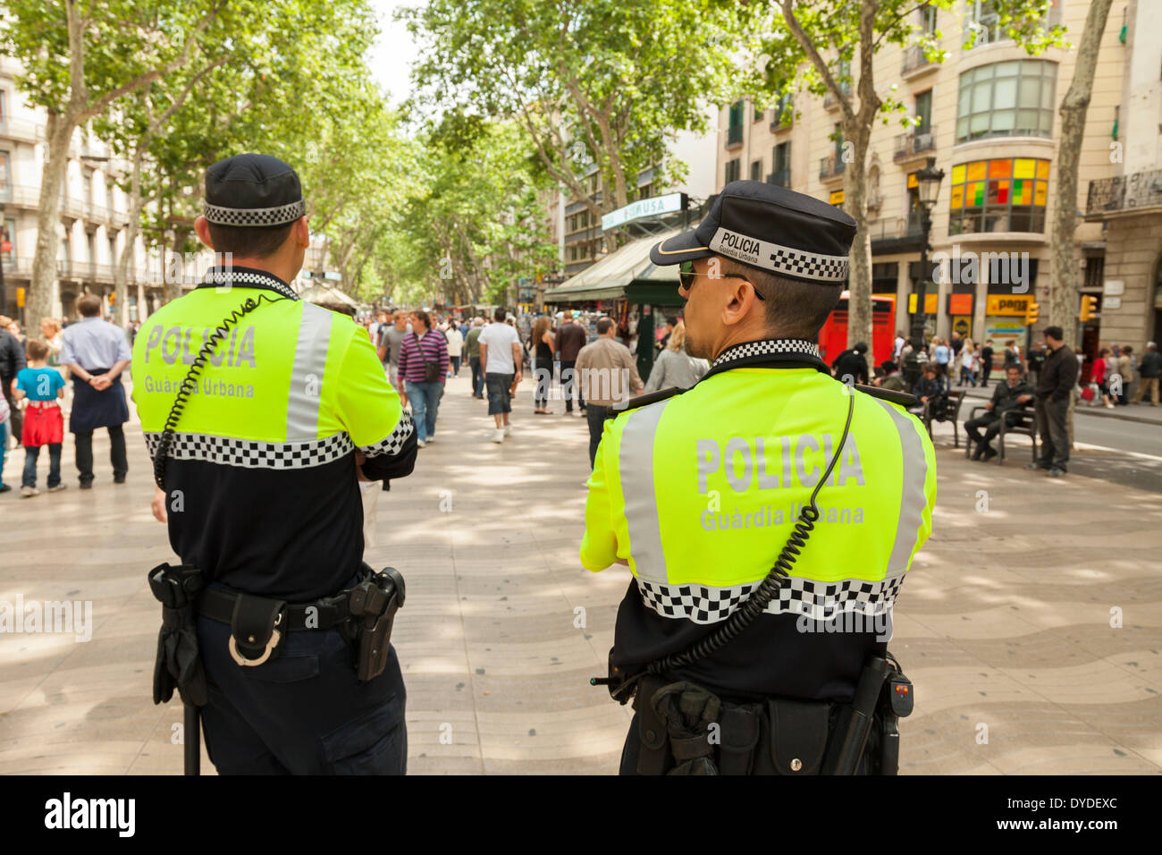 Zwei Guardia Urbana Polizisten Polizeiarbeit der La Rambla in Barcelona. Stockfoto