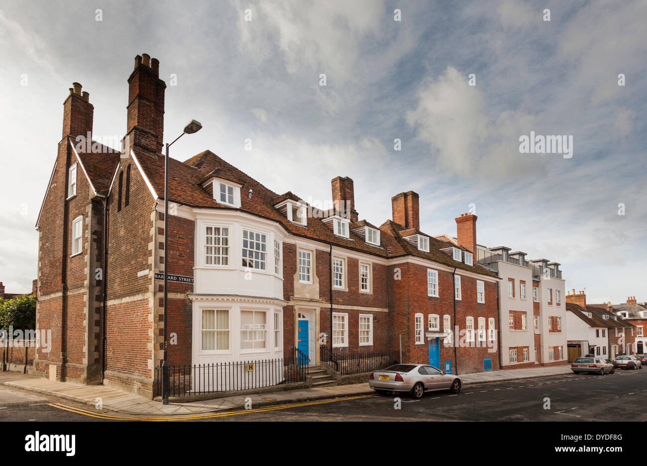 Straße Außenansicht der alten Gebäude, die Damaskus House und Emmaus House in Salisbury zu machen. Stockfoto
