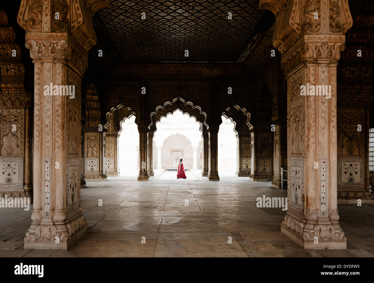 Blick durch Diwan iKhas in Richtung Hamams in The Red Fort in Neu-Delhi. Stockfoto