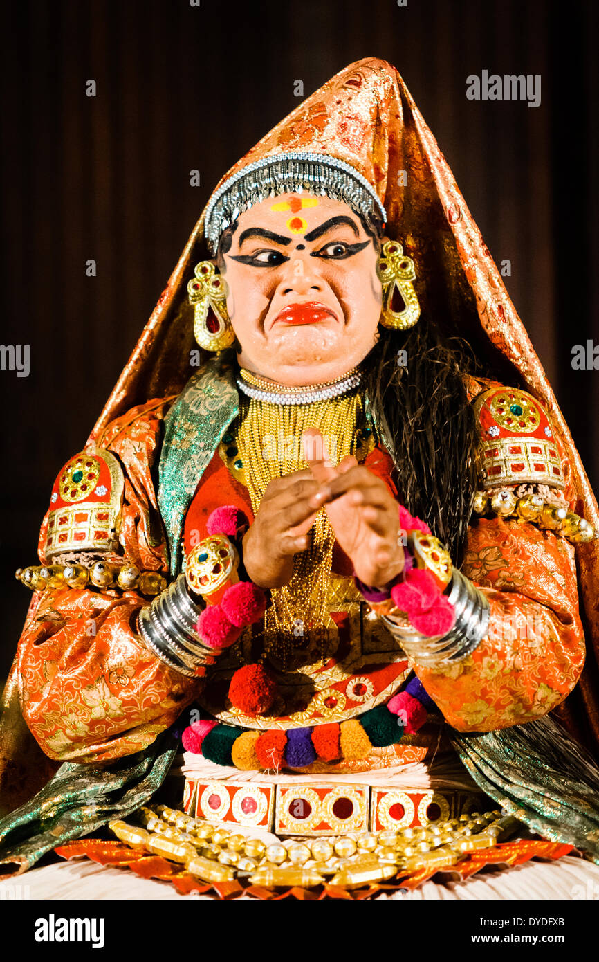 Traditionelle Kerala kulturelle Tanzshow im Teatro Folklore Kultur in Fort Kochi. Stockfoto