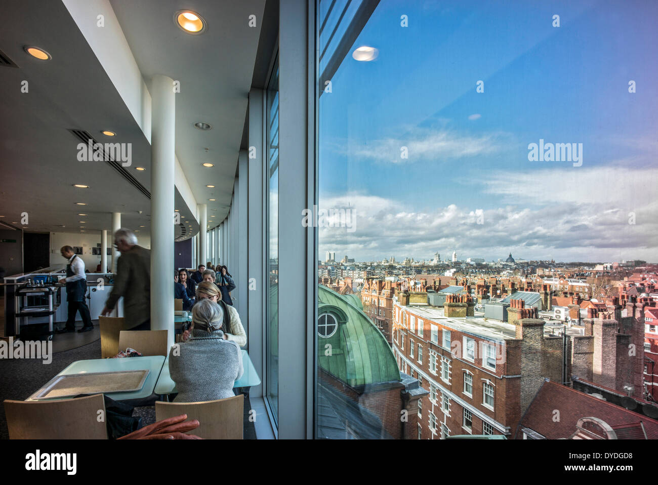 Der Blick von Peter Jones Kaufhaus am Sloane Square in London. Stockfoto