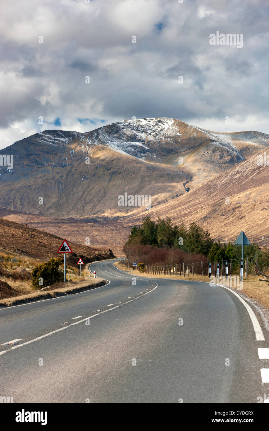 Blick auf Ciche Na Beinne Deirge und Beinn Dearg Mheadhonach in die Cuillin Hills auf der schottischen Isle Of Skye. Stockfoto